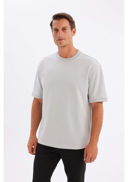 Oversize Geniş Kalıp Bisiklet Yaka Basic Düz Kısa Kollu Ağır Kumaş Tişört B6494AX24AU