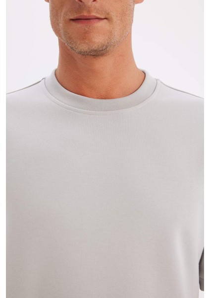 Oversize Geniş Kalıp Bisiklet Yaka Basic Düz Kısa Kollu Ağır Kumaş Tişört B6494AX24AU