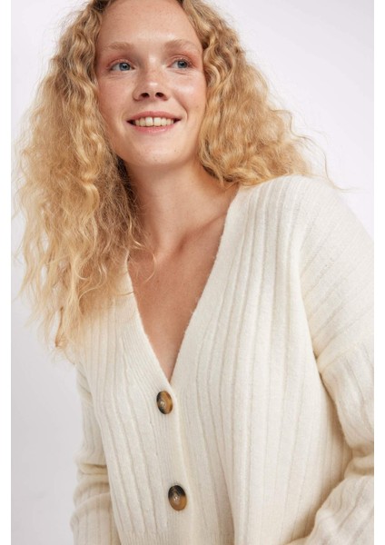 Regular Fit V Yaka Basic Düz Düğmeli Triko Hırka R1389AZ24WN