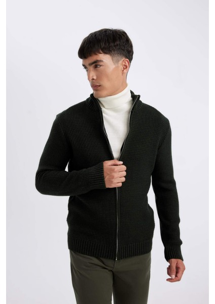 Standart Fit Normal Kesim Yarım Balıkçı Yaka Fermuarlı Triko Hırka R1195AZ24WN