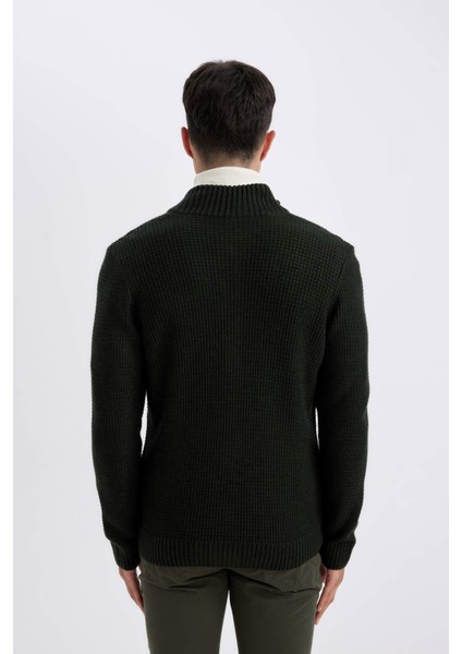 Standart Fit Normal Kesim Yarım Balıkçı Yaka Fermuarlı Triko Hırka R1195AZ24WN