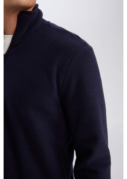 Haki Tüylenme Yapmayan Soğuk Geçirmez Regular Fit Dik Yaka Fermuarlı Polar Sweatshirt Y3996AZNS