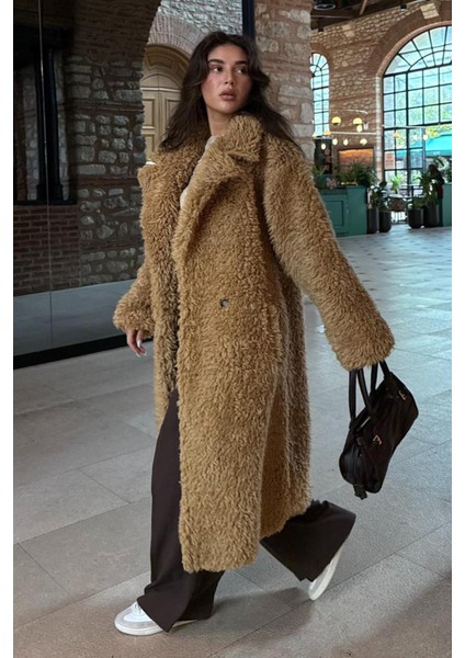 Kahverengi Düğmeli Peluş Uzun Kaban MG2516