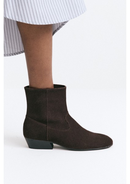 Bot 2512 - Dikiş Detaylı Acı Kahve Süet Kadın Bot