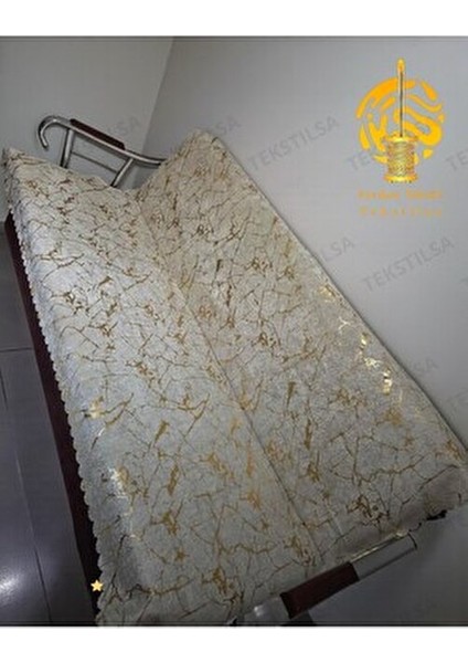 Kadife Koltuk ve Çekyat Örtüsü Krem Renk Altın Varaklı 1 Adet Kolay Temizlenebilir