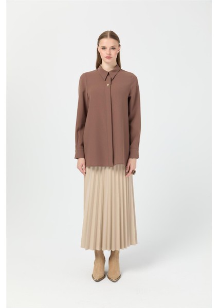 Aksesuar Detaylı Gömlek Taba