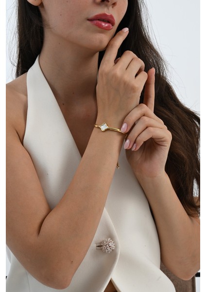 925 Ayar Gümüş Altın Yaldızlı Sedefli Yonca Modeli Asansörlü Bileklik SGTL13056BEYAZ modelleri