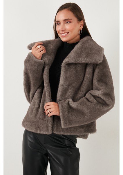 Oversize Fit Geniş Yaka Astarlı Kürk Bayan Kürk 497AFRA fırsatları