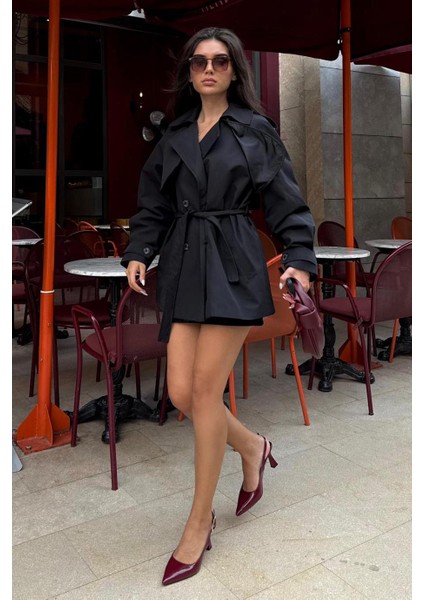 Siyah Düğmeli Kruvaze Yaka Kısa Kadın Trençkot MG2509