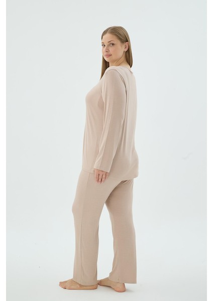 Kadın Büyük Beden V Yaka Dantel Detaylı Uzun Kollu Bej Pijama Takımı C5T5N371 fırsatları