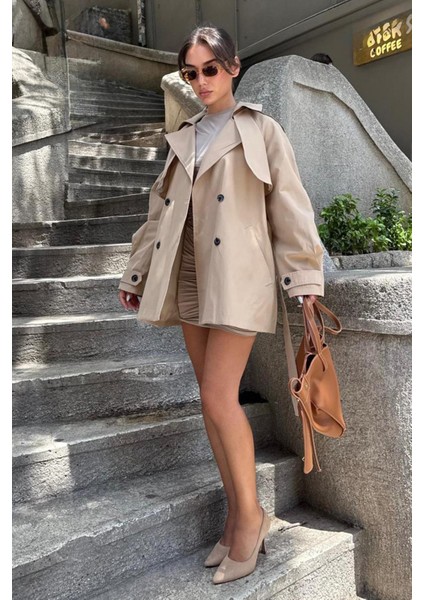 Bej Düğmeli Kruvaze Yaka Kısa Kadın Trençkot MG2509 fırsatları