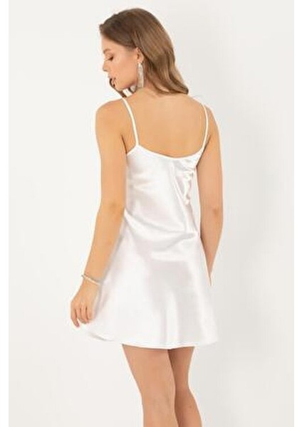 Kadın Saten Gecelik Güpür İşlemeli Şık Tasarım 100% Polyester indirimleri