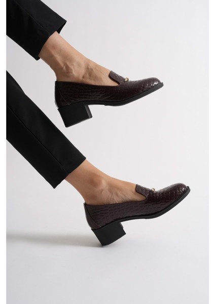 Kadın Hakiki Deri Kroko Baskılı Tokalı Topuklu Ayakkabı - Bordo Rugan fiyatları