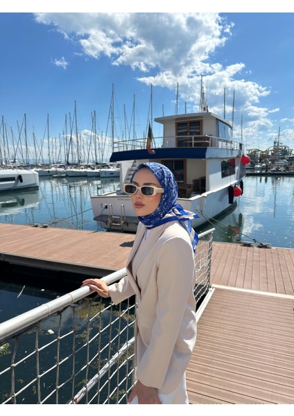 Paris Desenli Eşarp Saks