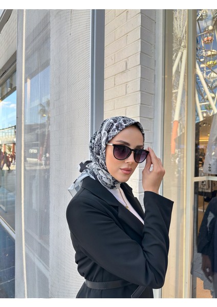 Paris Desenli Eşarp Siyah