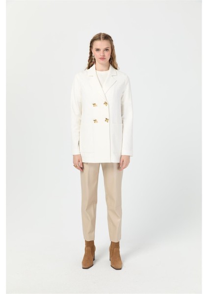 Kendinden Desenli Iri Düğmeli Ceket Ekru