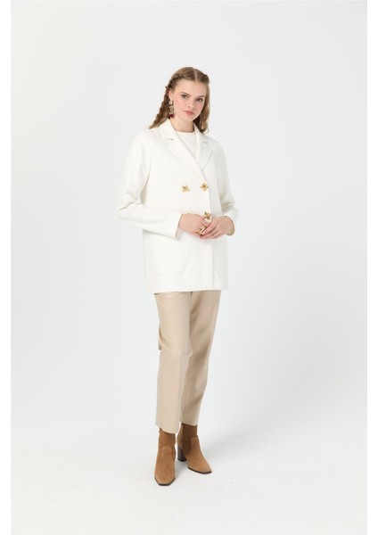 Kendinden Desenli Iri Düğmeli Ceket Ekru modelleri