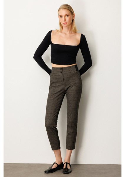 Balıksırtı Desenli Dar Paça Pantolon Kahve 01101