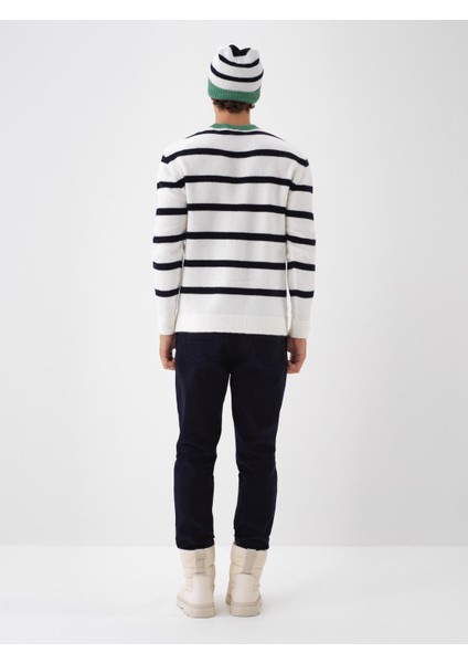 Erkek Lacivert Yumuşak Dokulu Standart Fit Bere fırsatları