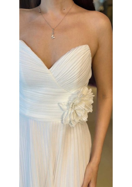 Beyaz Straplez Yaka Çiçek Detaylı Kloş Etekli Tül Uzun Abiye Elbise 11003 modelleri