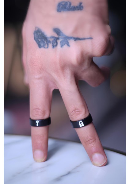 Anahtar ve Kilit Çift Alyans 2'li Set Siyah Ayarlanabilir Yüzük