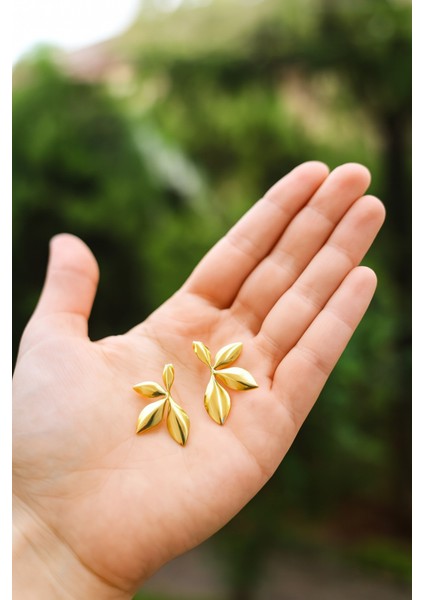 Kararmaz Çelik 4 Yaprak Çiçek Küpe fırsatları