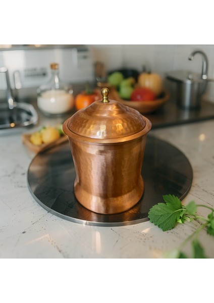 - Saf Bakır Baharatlık – 17 cm Yükseklik × 10 cm Çap, 412 gr Ağırlık, Kapaklı El Dövmesi Kahramanmaraş Ustası Işi, Kalaylı Iç Yüzey, Sağlıklı ve Şık Mutfak Aksesuarı fiyatları