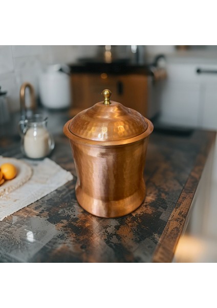 - Saf Bakır Baharatlık – 17 cm Yükseklik × 10 cm Çap, 412 gr Ağırlık, Kapaklı El Dövmesi Kahramanmaraş Ustası Işi, Kalaylı Iç Yüzey, Sağlıklı ve Şık Mutfak Aksesuarı fırsatları
