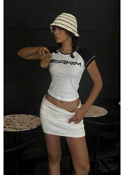 Beyaz Raglan Arm Y2K Street Kısa Kollu Crop fiyatları