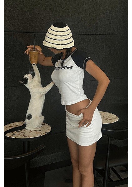 Beyaz Raglan Arm Y2K Street Kısa Kollu Crop modelleri