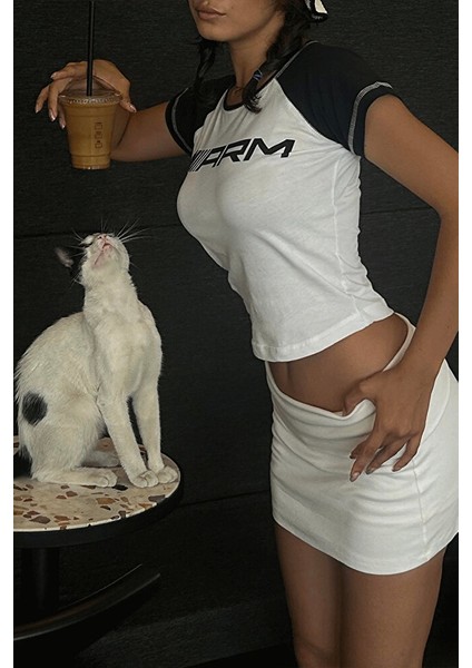 Beyaz Raglan Arm Y2K Street Kısa Kollu Crop indirimleri