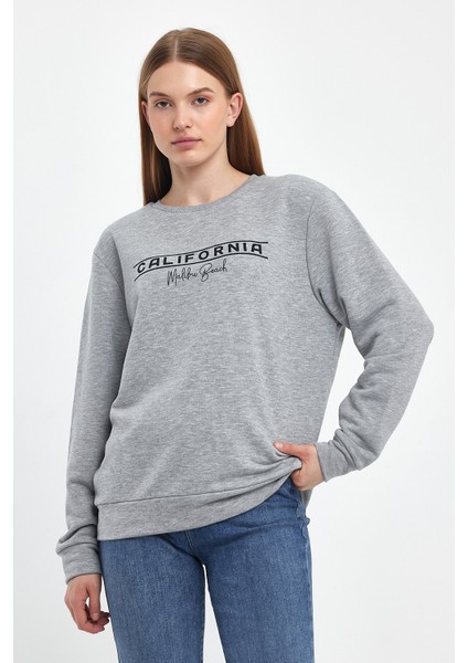 Kadın Bisiklet Yaka Rahat Kalıp 3 Iplik Kalın Californıa Baskılı Sweatshirt SPR24SWK32 fiyatları