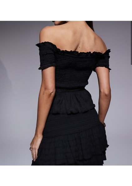 Gipe Detaylı Straplez Bluz