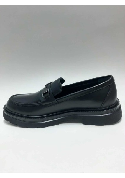 Hakiki Deri Siyah Bağcıksız Kalın Hafif Taban Tokalı Loafer Model Erkek Ayakkabı C-911108ZYBK modelleri
