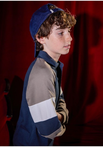 Erkek Çocuk Yakalı Sweatshirt indirimleri