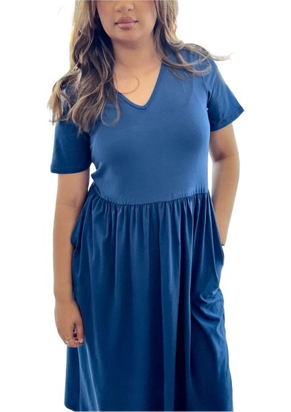 Cep Detaylı V Yaka Elbise