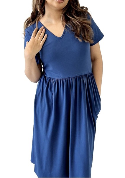 Cep Detaylı V Yaka Elbise