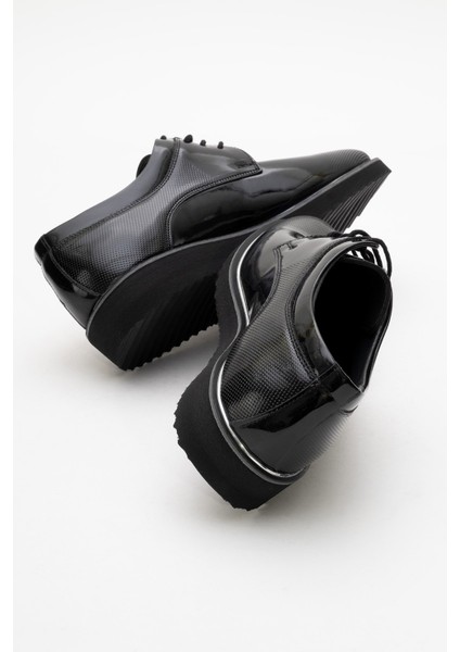 Erkek Klasik Ayakkabı Rugan ve Mat Siyah Renk Poliüretan Taban ile Düz Topuk fırsatları