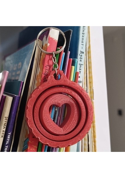 Göbeği Dönen Kalp Anahtarlık 3D (Kırmızı Renk PLA Malzeme) modelleri