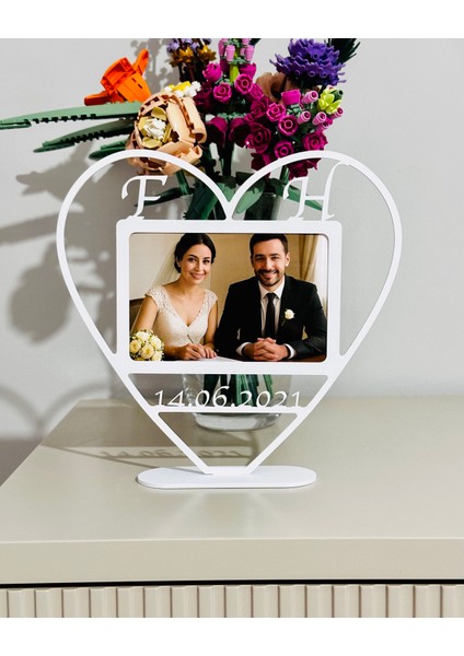 Evlilik & Sevgili Hediyesi – Baş Harfli ve Tarihli Dekoratif Çerçeve-Beyaz-M