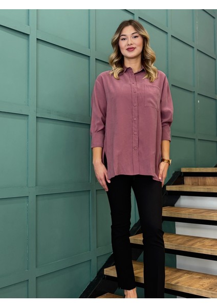 Kadın Yanları Yırtmaçlı Tek Cepli Önden Düğmeli Gömlek