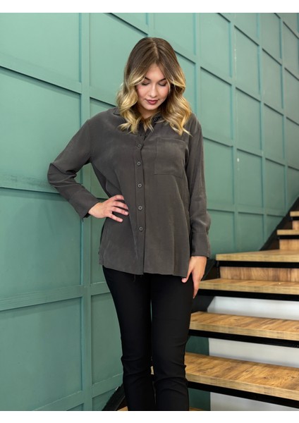 Kadın Yanları Yırtmaçlı Tek Cepli Önden Düğmeli Gömlek fırsatları