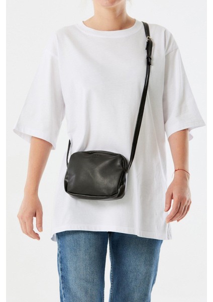 Locha Damgalı Uzun Sap Suni Deri Çapraz Canta modelleri