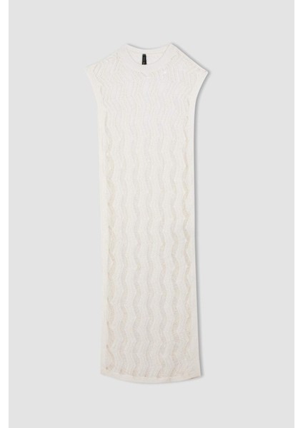 Bisiklet Yaka Kolsuz Yırtmaçlı Beyaz Midi Triko Elbise D3013AX24SM