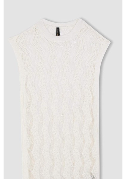 Bisiklet Yaka Kolsuz Yırtmaçlı Beyaz Midi Triko Elbise D3013AX24SM