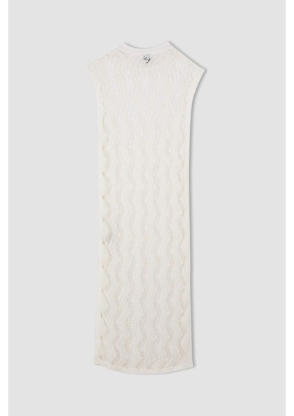 Bisiklet Yaka Kolsuz Yırtmaçlı Beyaz Midi Triko Elbise D3013AX24SM