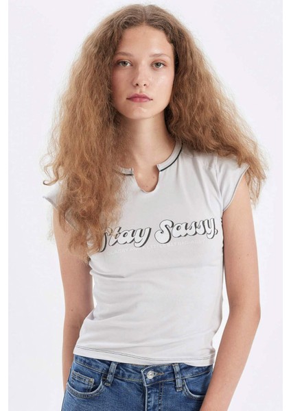 Fitted V Yaka Baskılı Kısa Kollu Tişört D3364AX24SM