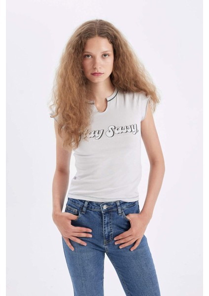 Fitted V Yaka Baskılı Kısa Kollu Tişört D3364AX24SM