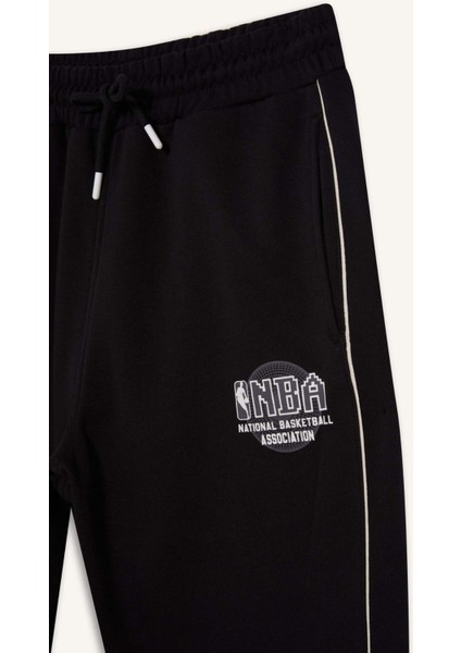 Fit Kalın Jogger Eşofman Altı NBA Wordmark Standart Fit Cepli Esnek Bantlı Paça D3231AX24WN