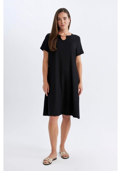 Regular Fit Bisiklet Yaka Bürümcük Kısa Kollu Midi Elbise